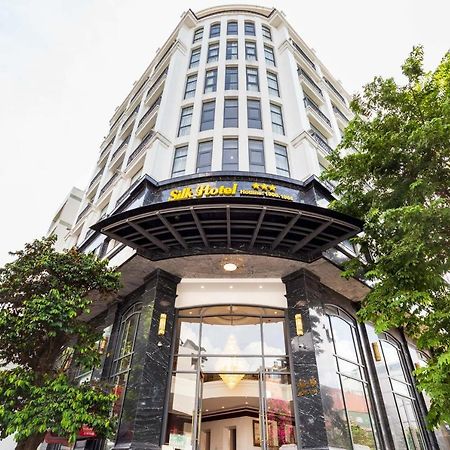 Silk Hong Ha Airport Hotel ホーチミン市 エクステリア 写真