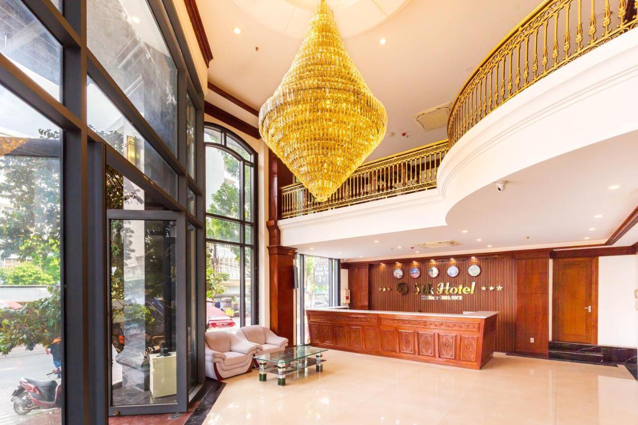 Silk Hong Ha Airport Hotel ホーチミン市 エクステリア 写真
