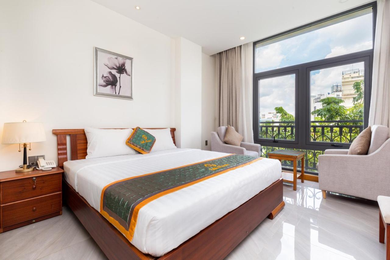 Silk Hong Ha Airport Hotel ホーチミン市 エクステリア 写真