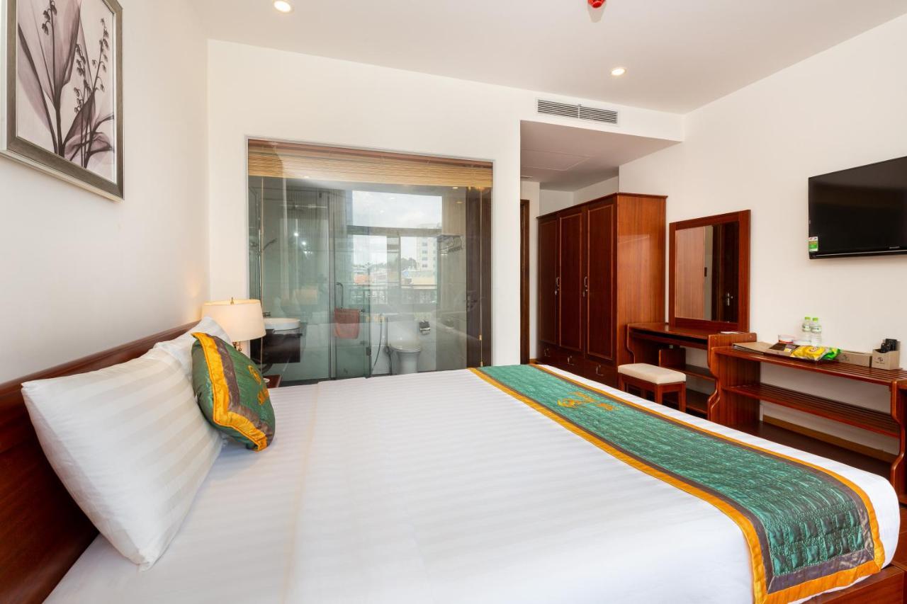 Silk Hong Ha Airport Hotel ホーチミン市 エクステリア 写真