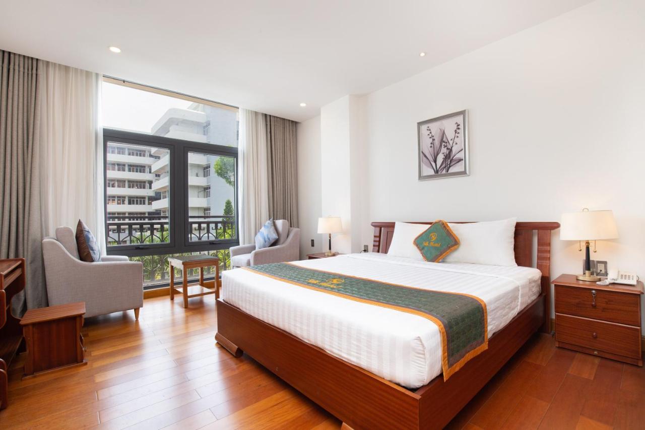 Silk Hong Ha Airport Hotel ホーチミン市 エクステリア 写真