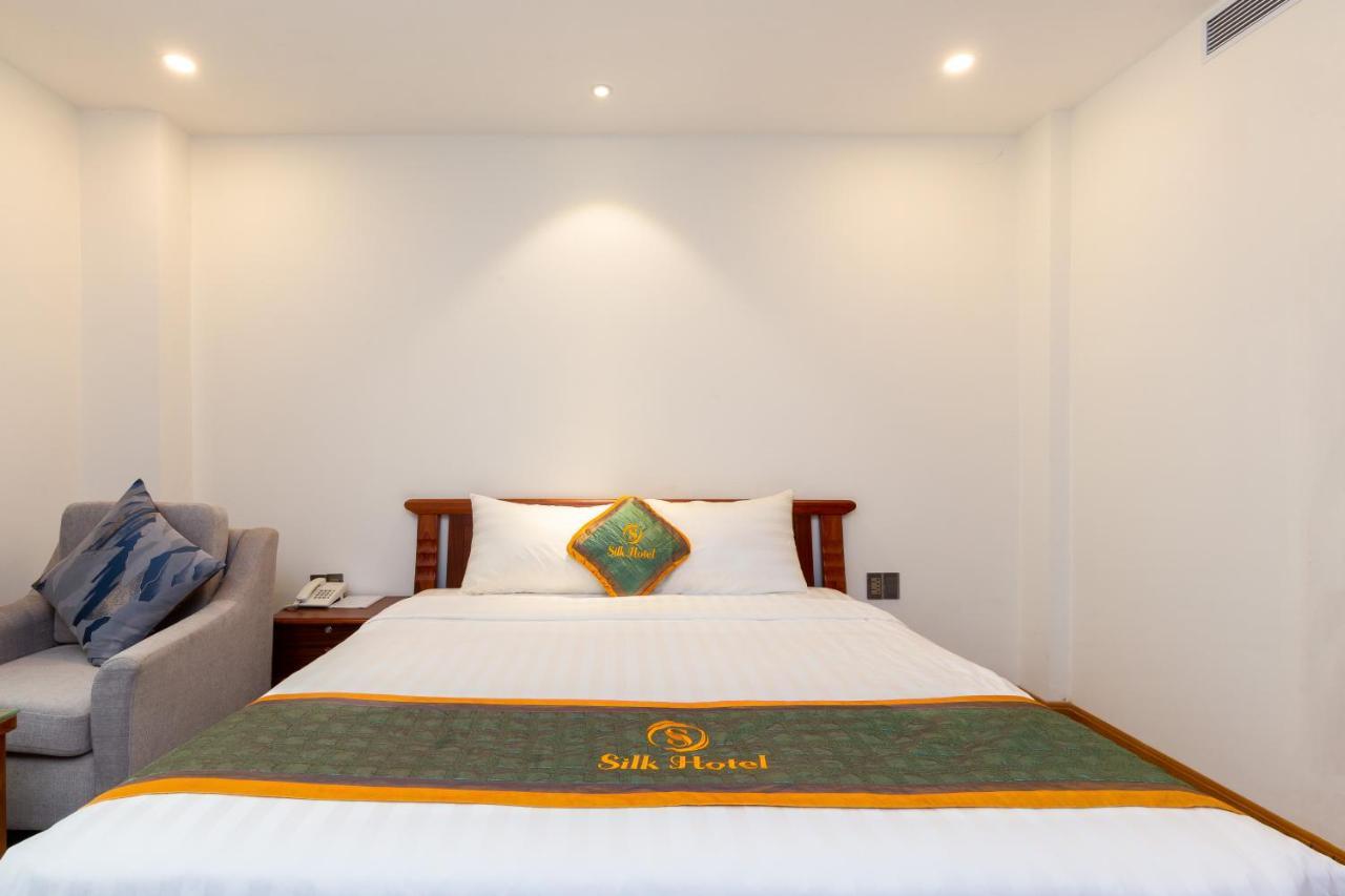 Silk Hong Ha Airport Hotel ホーチミン市 エクステリア 写真