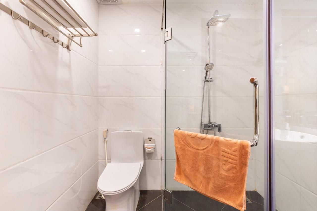 Silk Hong Ha Airport Hotel ホーチミン市 エクステリア 写真