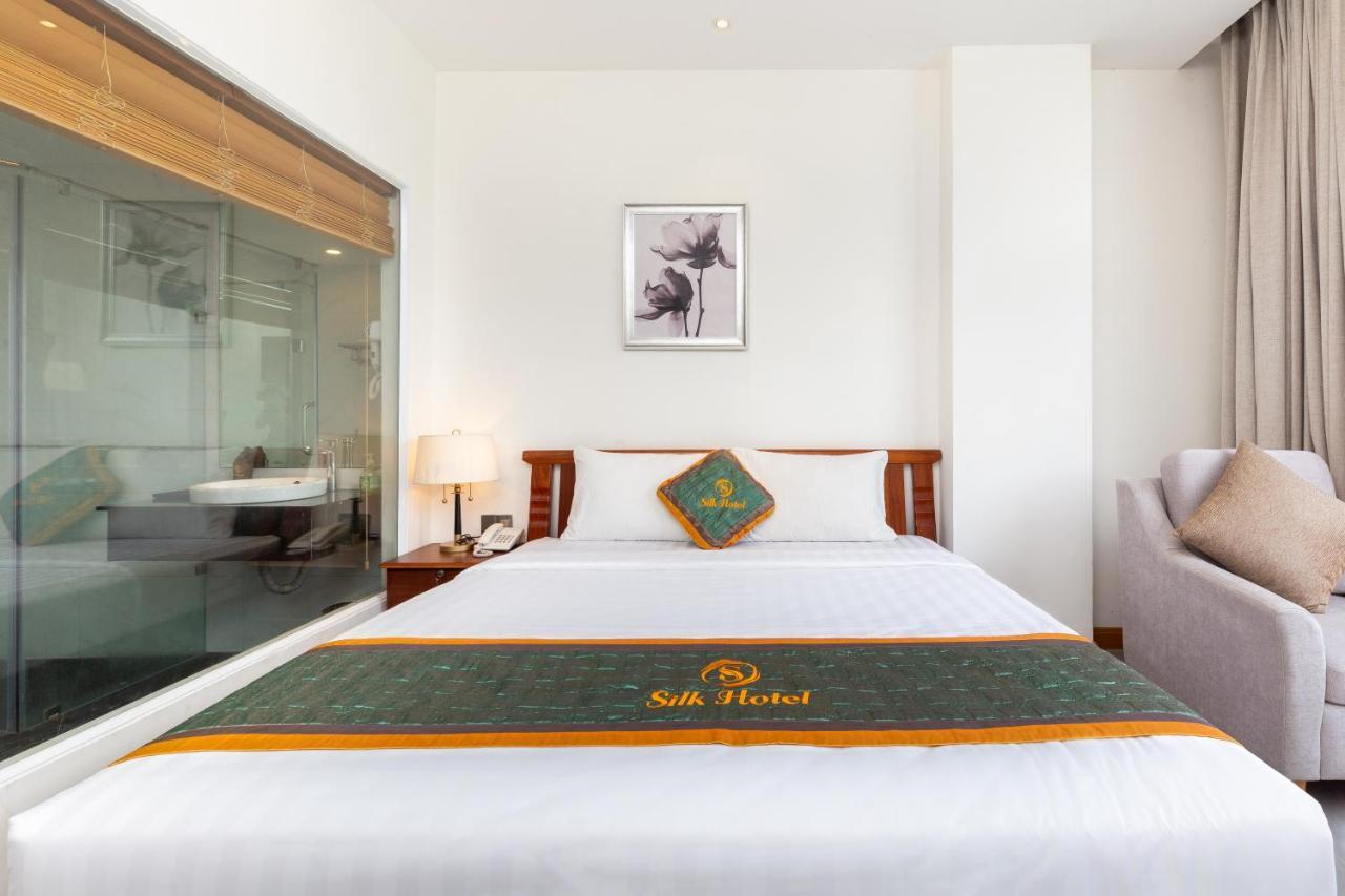 Silk Hong Ha Airport Hotel ホーチミン市 エクステリア 写真