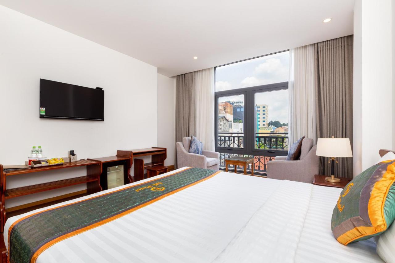 Silk Hong Ha Airport Hotel ホーチミン市 エクステリア 写真