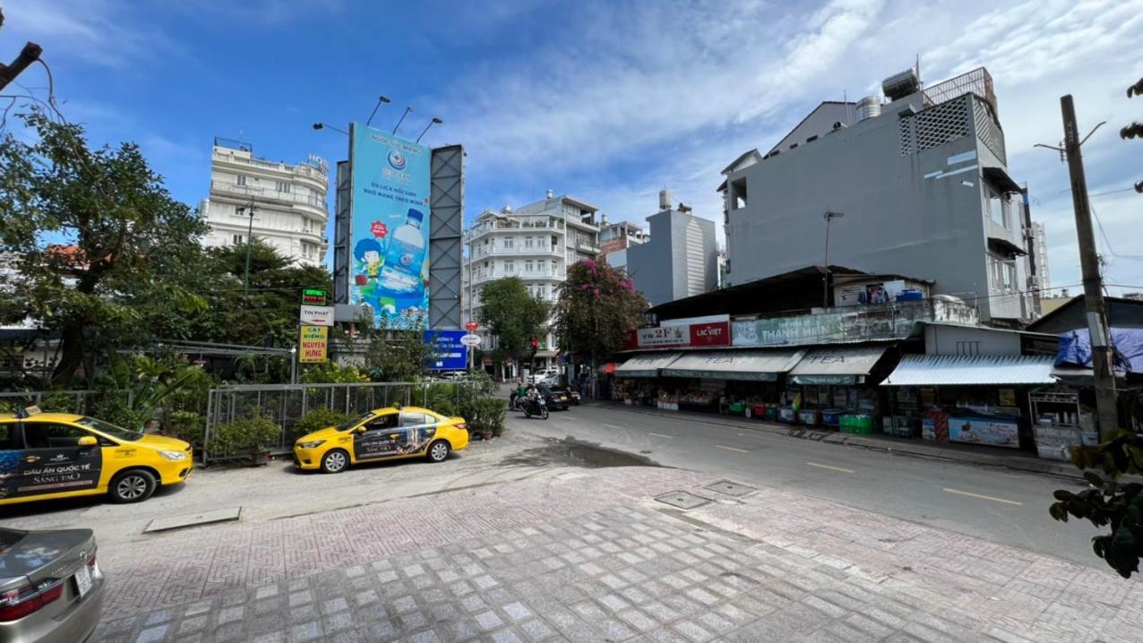 Silk Hong Ha Airport Hotel ホーチミン市 エクステリア 写真